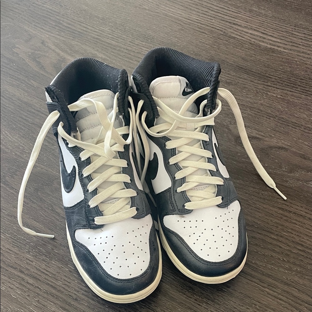 Nike dunk high Black and White High-Top Sneakers